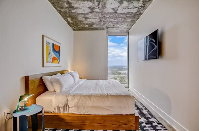 Stylish Urban Getaway in the Heart of Austin - Austin, Texas