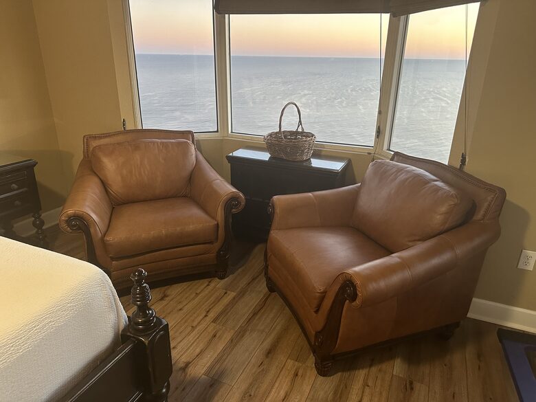 Master Bedroom sitting area