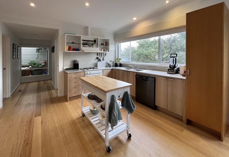 Moonah Decks Beach House - Rye, Australia