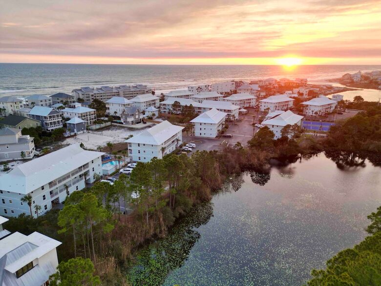 30A Seagrove Beach Escape | Walk to Beach - Santa Rosa Beach, Florida