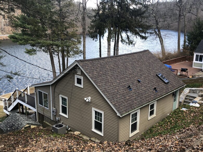 Lake Zoar Cottage - Sandy Hook, Connecticut