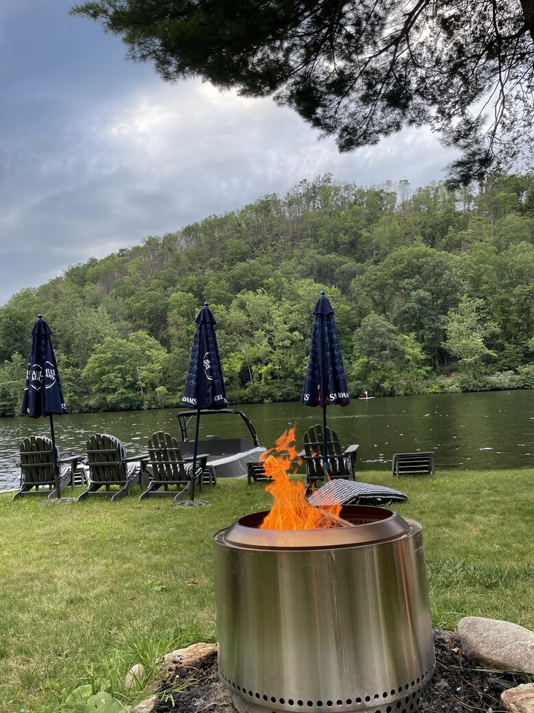 Lake Zoar Cottage - Sandy Hook, Connecticut