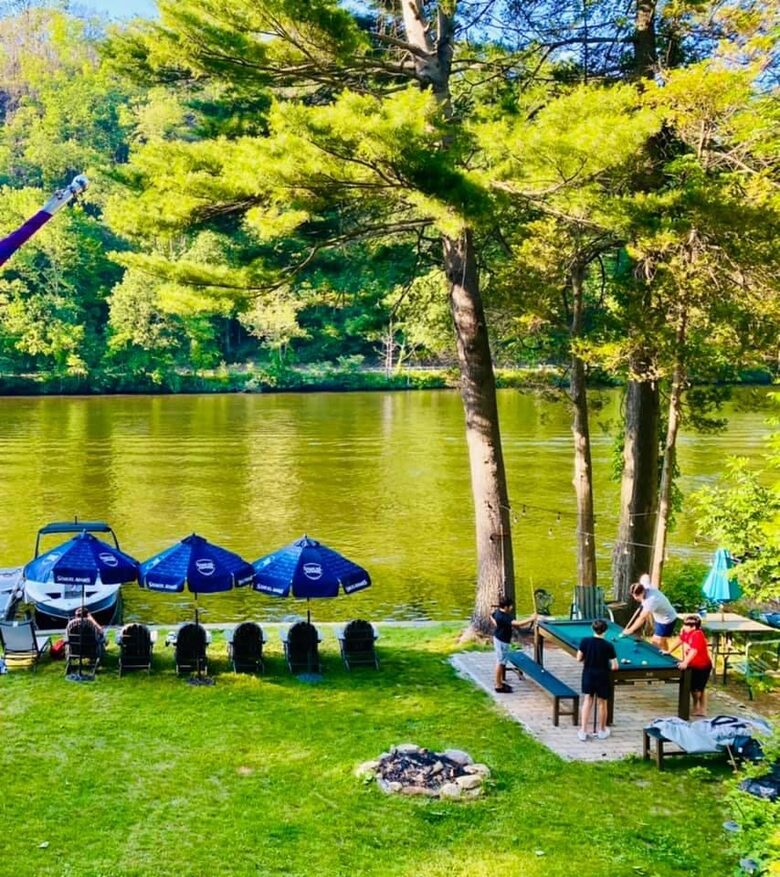Lake Zoar Cottage - Sandy Hook, Connecticut