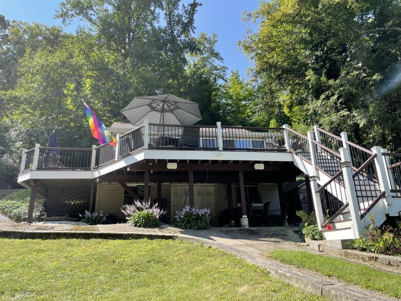 Lake Zoar Cottage - Sandy Hook, Connecticut