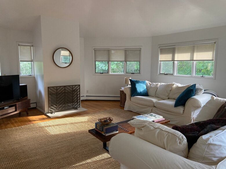 Upstairs (second) living area with 360 degree views of treetops.