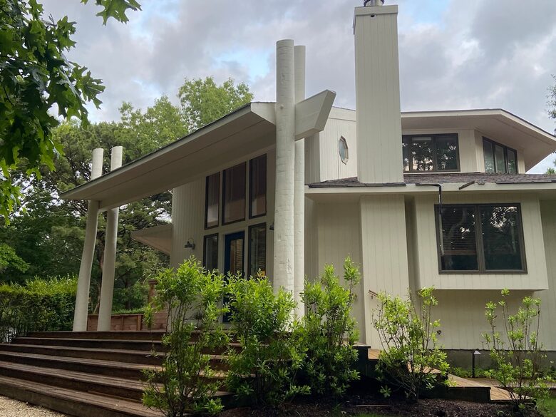 Sunny and Secluded Modernist Gem with Heated Pool - East Hampton, New York