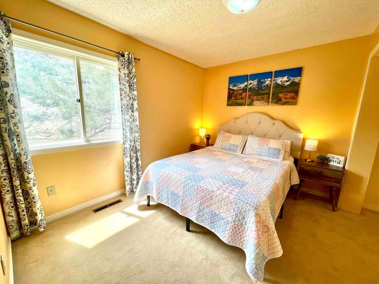Peaceful Horsetooth Retreat with a View - Fort Collins, Colorado
