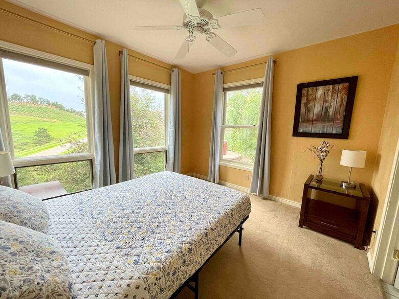 Peaceful Horsetooth Retreat with a View - Fort Collins, Colorado