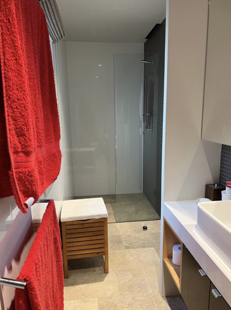 Ensuite for bedroom on middle level