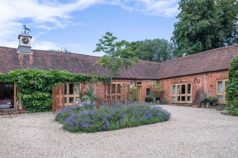 The Clock Tower | Countryside Barn - Reading, Henley-on-Thames, United Kingdom