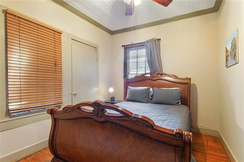 Elegant 1850s Home on the Mardi Gras Parade Route - New Orleans, Louisiana