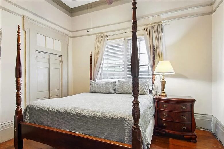 Elegant 1850s Home on the Mardi Gras Parade Route - New Orleans, Louisiana