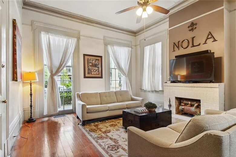 Elegant 1850s Home on the Mardi Gras Parade Route - New Orleans, Louisiana
