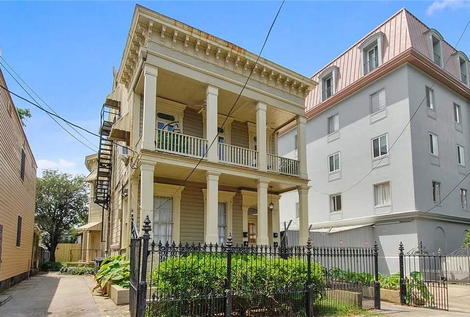 Elegant 1850s Home on the Mardi Gras Parade Route - New Orleans, Louisiana