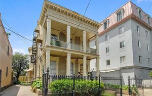 Elegant 1850s Home on the Mardi Gras Parade Route - New Orleans, Louisiana