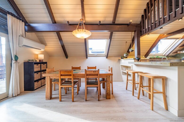 Encinitas Coastal Beach Bungalow - Encinitas, California
