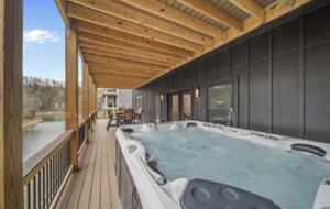 Wakes N Shades | Sleeps 38 - Lafollette, Tennessee
