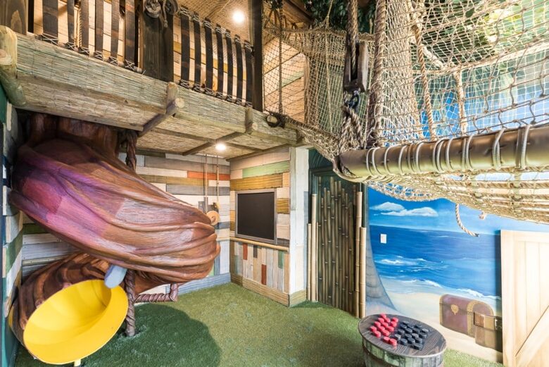 Ultimate Family Retreat with Themed Bedrooms and Game Loft - Reunion, Florida