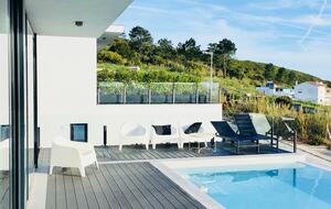 Villa Vista da Baía | Breathtaking Bay View & Heated Pool - Salir do Porto, Portugal