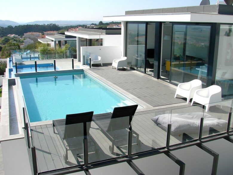 Villa Vista da Baía | Breathtaking Bay View & Heated Pool - Salir do Porto, Portugal