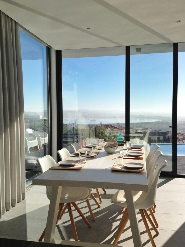 Villa Vista da Baía | Breathtaking Bay View & Heated Pool - Salir do Porto, Portugal