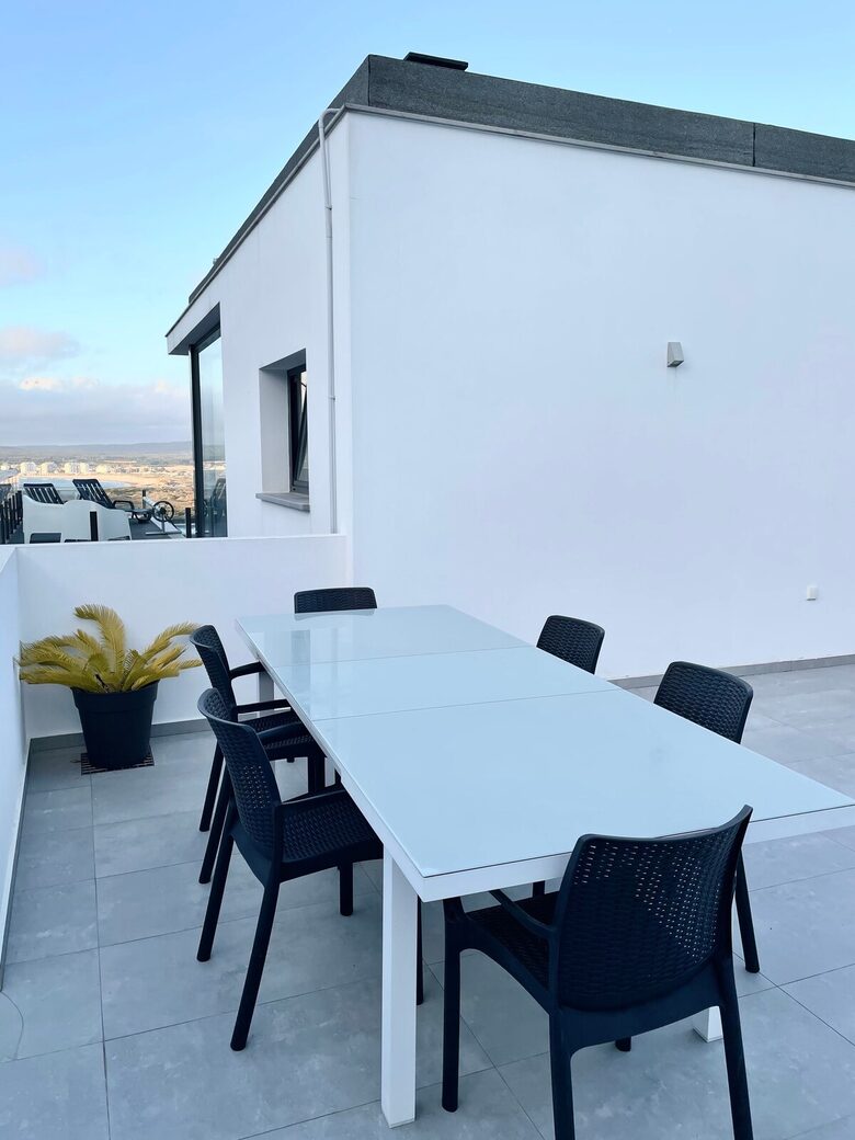 Villa Vista da Baía | Breathtaking Bay View & Heated Pool - Salir do Porto, Portugal