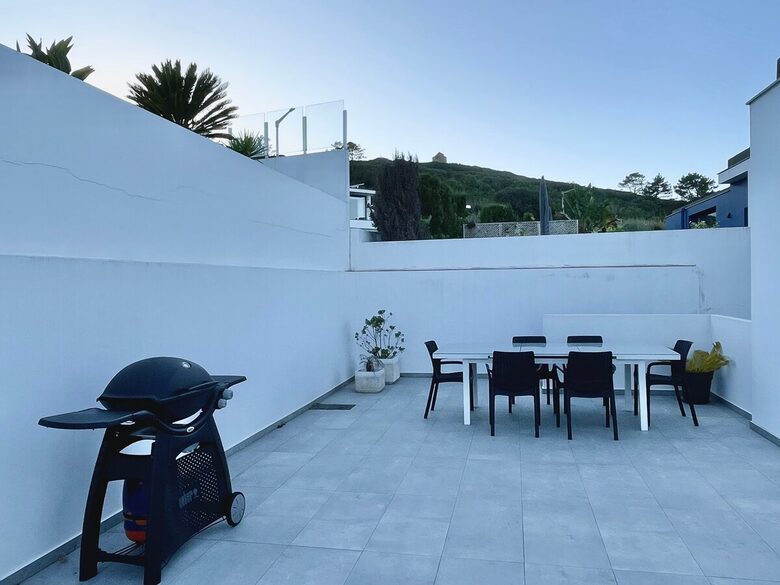 Villa Vista da Baía | Breathtaking Bay View & Heated Pool - Salir do Porto, Portugal