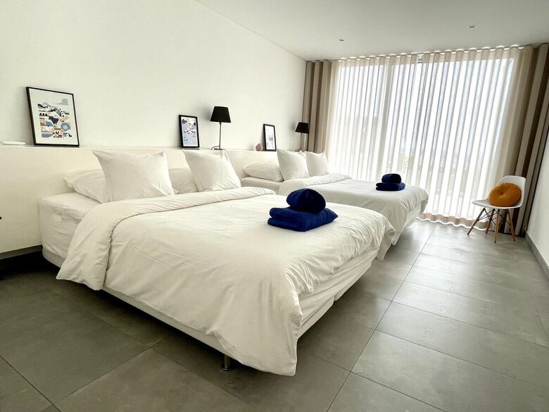 Villa Vista da Baía | Breathtaking Bay View & Heated Pool - Salir do Porto, Portugal