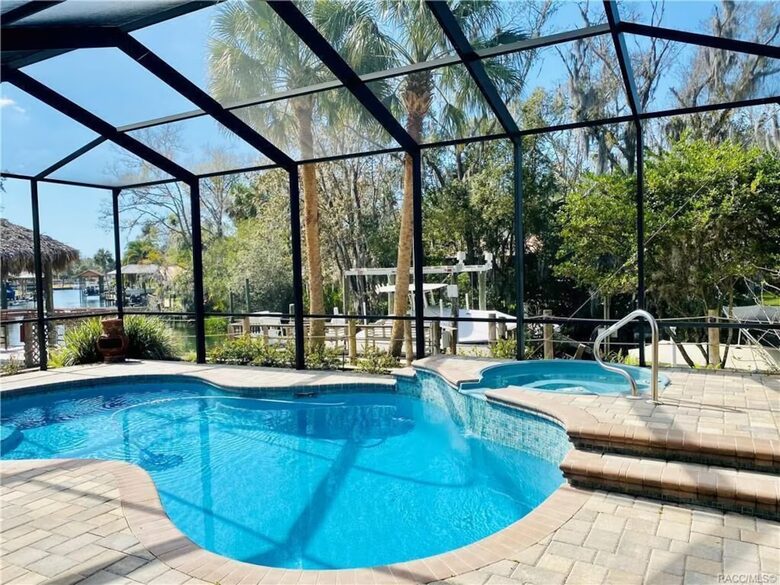 Crystal River Getaway - Crystal River, Florida