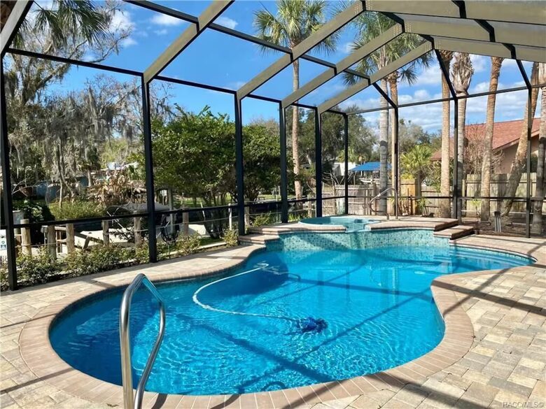 Crystal River Getaway - Crystal River, Florida