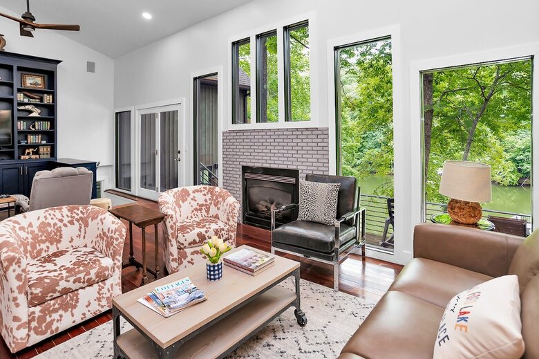 Grand Lakeview | Double Decker Dock, Fire Pit, Spa - Winchester, Tennessee