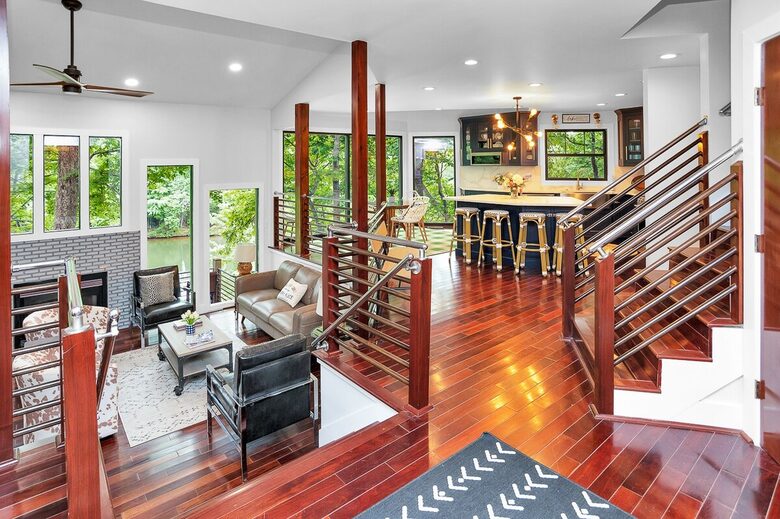 Grand Lakeview | Double Decker Dock, Fire Pit, Spa - Winchester, Tennessee