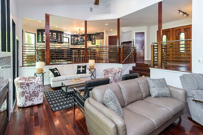 Grand Lakeview | Double Decker Dock, Fire Pit, Spa - Winchester, Tennessee