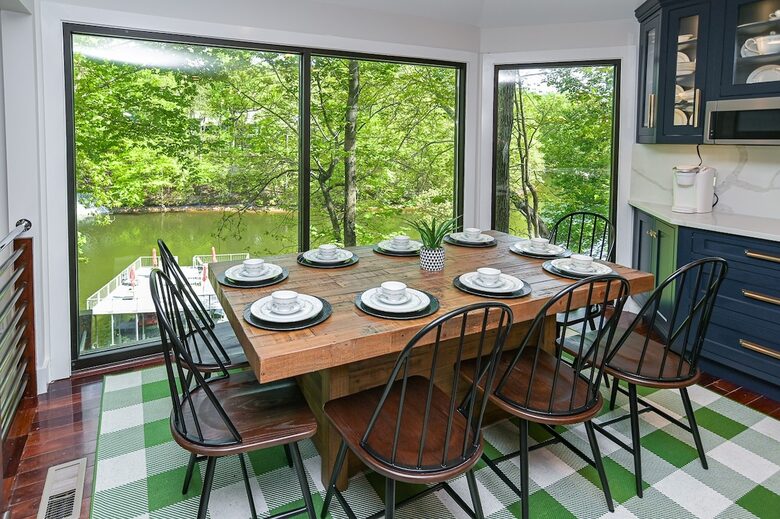 Grand Lakeview | Double Decker Dock, Fire Pit, Spa - Winchester, Tennessee