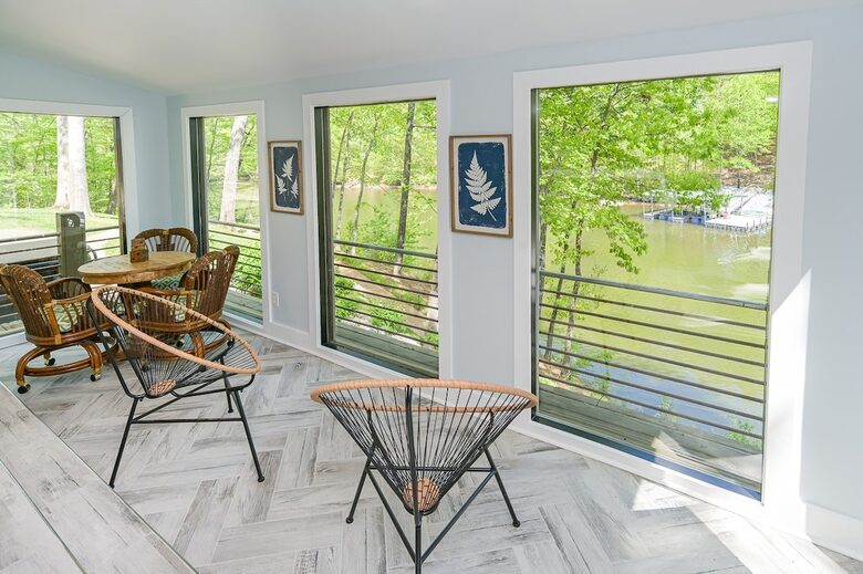 Grand Lakeview | Double Decker Dock, Fire Pit, Spa - Winchester, Tennessee