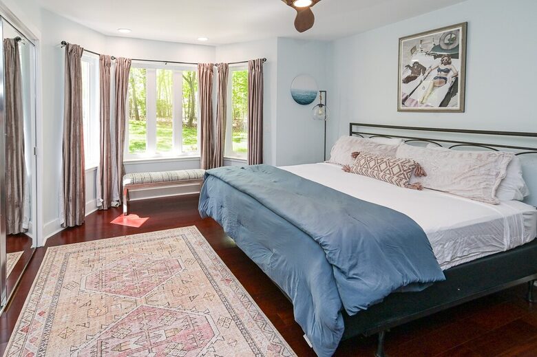 Grand Lakeview | Double Decker Dock, Fire Pit, Spa - Winchester, Tennessee