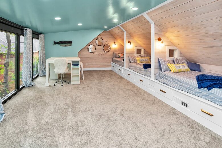 Grand Lakeview | Double Decker Dock, Fire Pit, Spa - Winchester, Tennessee