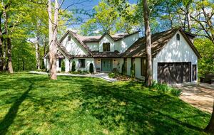 Grand Lakeview | Double Decker Dock, Fire Pit, Spa - Winchester, Tennessee