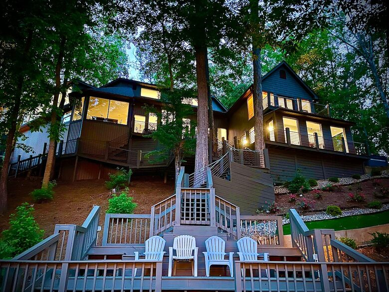 Grand Lakeview | Double Decker Dock, Fire Pit, Spa - Winchester, Tennessee