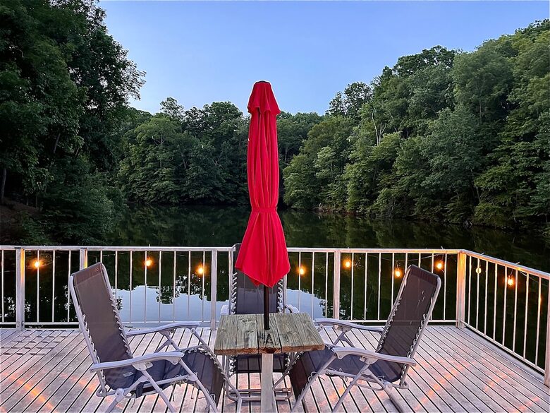 Grand Lakeview | Double Decker Dock, Fire Pit, Spa - Winchester, Tennessee