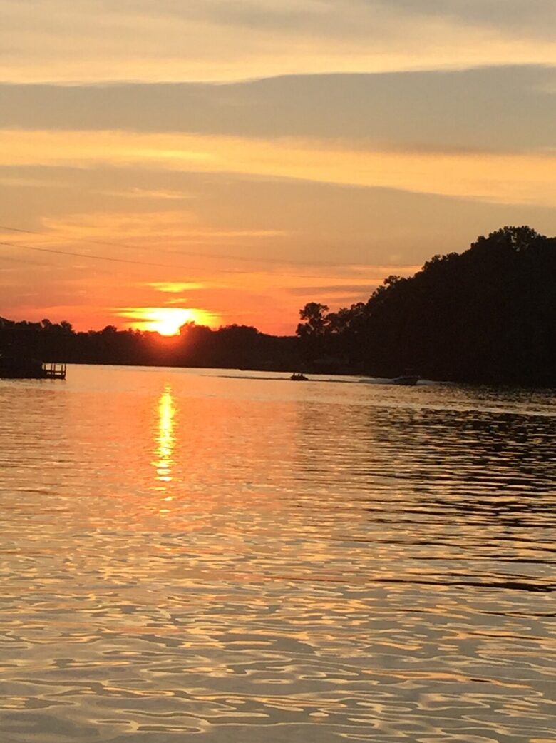Grand Lakeview | Double Decker Dock, Fire Pit, Spa - Winchester, Tennessee