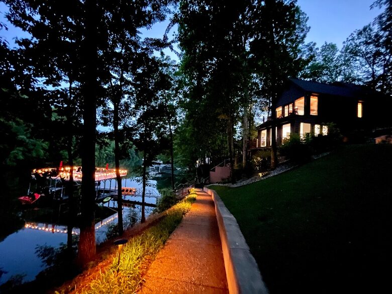 Grand Lakeview | Double Decker Dock, Fire Pit, Spa - Winchester, Tennessee