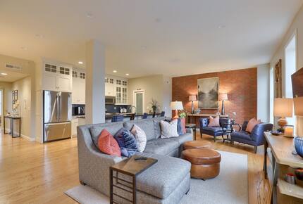 Elegant 3,000 Sq. Ft. Condo in Lancaster's Heart - Lancaster, Pennsylvania