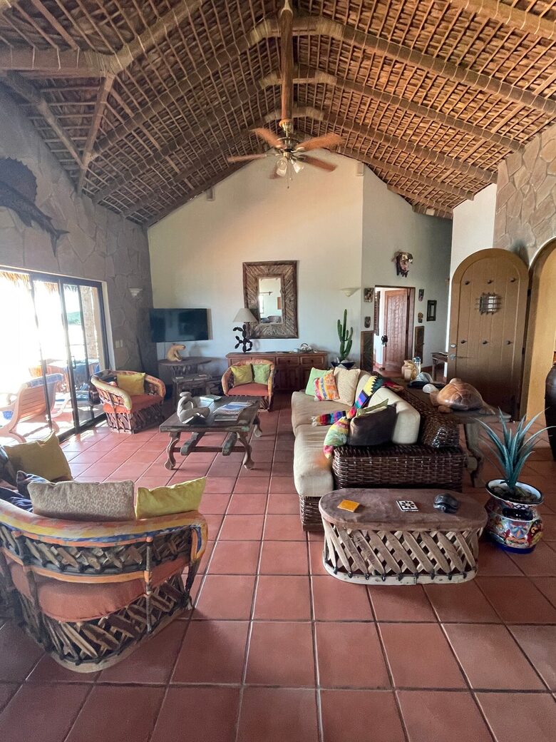 Beautiful Beachfront Hacienda - Baja California Sur, Mexico