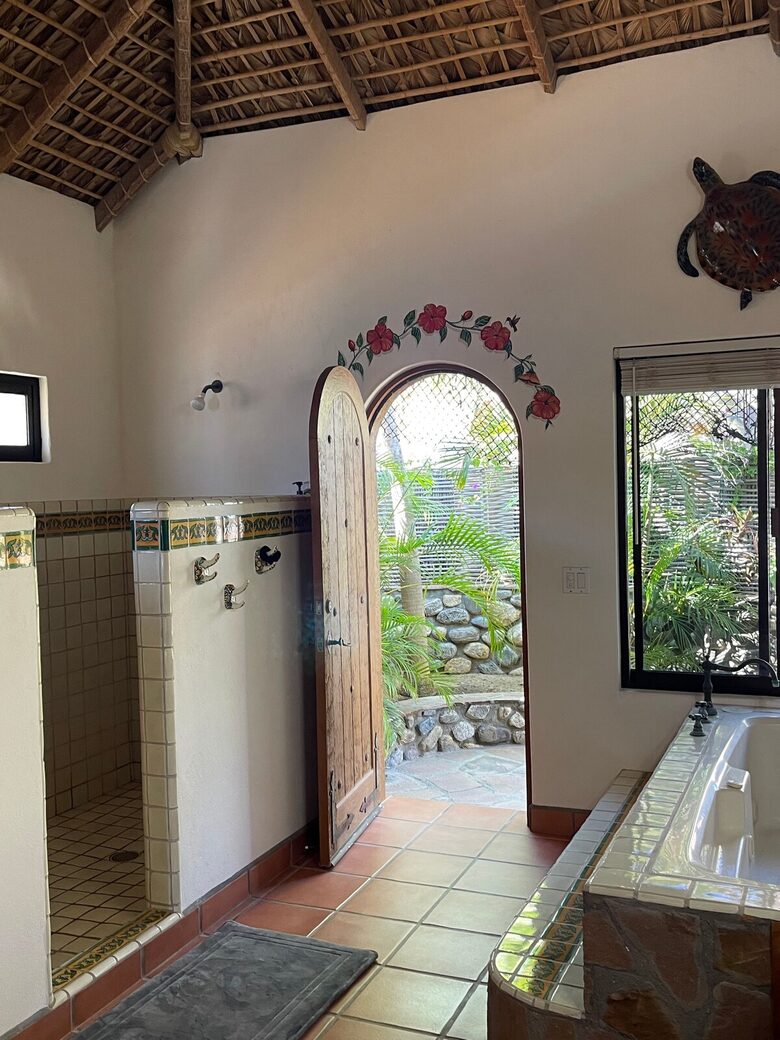 Beautiful Beachfront Hacienda - Baja California Sur, Mexico