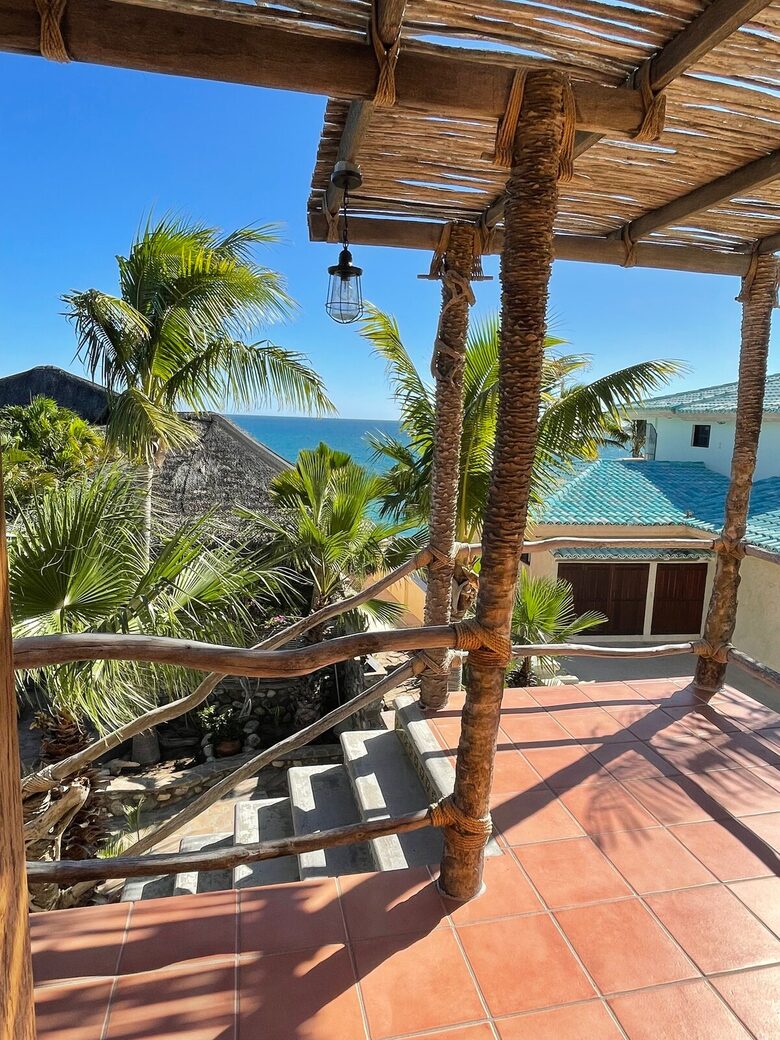 Beautiful Beachfront Hacienda - Baja California Sur, Mexico