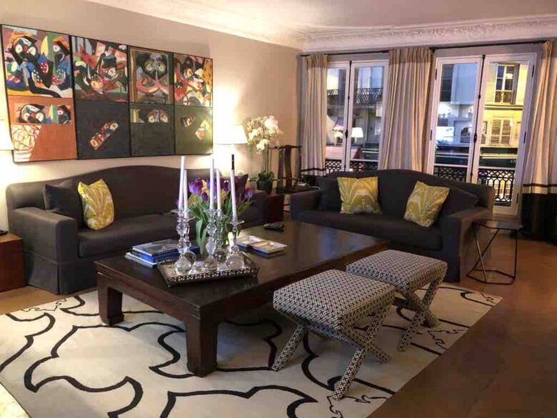 Fancy Designer Flat on Saint-Honoré - Paris, France