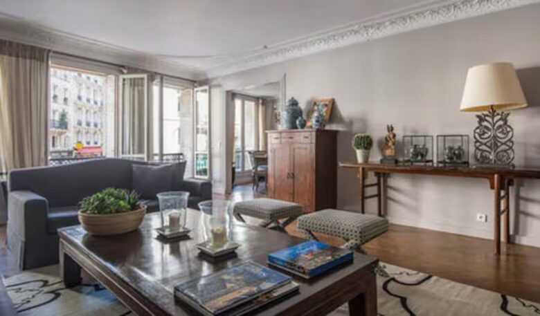 Fancy Designer Flat on Saint-Honoré - Paris, France