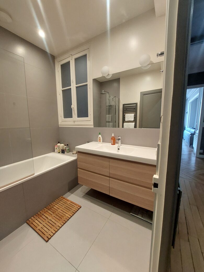Cozy Stylish Apartment - Paris, France