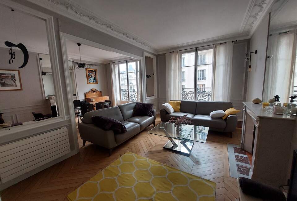 Cozy Stylish Apartment - Paris, France